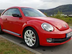 Rot metallic Gebraucht 2013 VW Beetle Sport Limousine | 16.000 € (Fairer Preis)