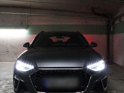 Grau Gebraucht 2020 Audi A4 Sport Kombi | 27.500 €