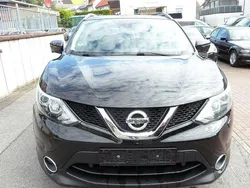 Schwarz Gebraucht 2014 Nissan Qashqai SUV | 5.999 € (Fairer Preis)