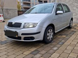 Silber Gebraucht 2007 Skoda Fabia Limousine | 1.750 € (Etwas zu teuer)