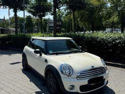 Weiß Gebraucht 2011 Mini One D Kleinwagen | 5.790 € (Etwas zu teuer)