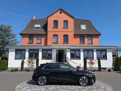 Schwarz Gebraucht 2021 Audi A3 Edition .1 Limousine | 20.950 € (Fairer Preis)
