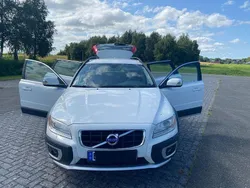 Weiß Gebraucht 2010 Volvo XC70 Kinetic SUV | 6.750 € (Fairer Preis)