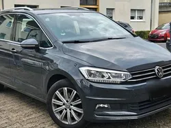 Grau Gebraucht 2019 VW Touran Highline Van / Kleinbus | 17.990 € (Superpreis)