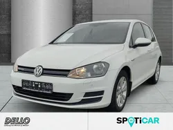 Weiß Gebraucht 2016 VW Golf VII Comfortline Limousine | 11.490 € (Fairer Preis)