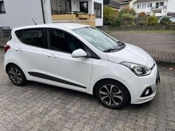 Weiß Gebraucht 2015 Hyundai i10 YES! Gold Kleinwagen | 6.950 € (Fairer Preis)