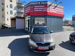 Braun Gebraucht 2014 Skoda Roomster Scout Plus Edition Kombi | 8.999 € (Fairer Preis)