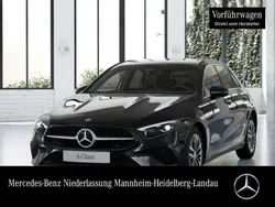 Schwarz Gebraucht 2024 Mercedes A200 Progressive Limousine | 34.250 € (Teuer)