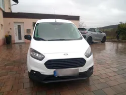 Weiß Gebraucht 2021 Ford Courier Van / Kleinbus | 10.999 €