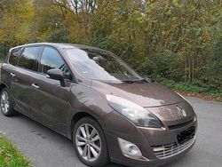 Braun Gebraucht 2011 Renault Grand Scénic III Luxe Van / Kleinbus | 4.300 € (Fairer Preis)