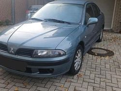 Grün Gebraucht 2002 Mitsubishi Carisma Limousine | 1.399 € (Fairer Preis)