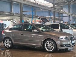 Grau Gebraucht 2012 Audi A3 S-Line Coupé | 3.700 €