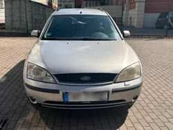 Grau Gebraucht 2002 Ford Mondeo Kombi | 1.300 € (Fairer Preis)