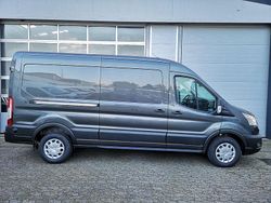Grau Gebraucht 2023 Ford Transit Trend Van / Kleinbus | 31.960 € (Etwas zu teuer)