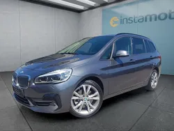 Grau Gebraucht 2020 BMW 218 Gran Tourer Van / Kleinbus | 23.699 € (Teuer)
