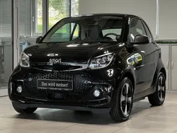 Schwarz Gebraucht 2024 Smart ForTwo Electric Drive Coupé | 17.140 € (Teuer)