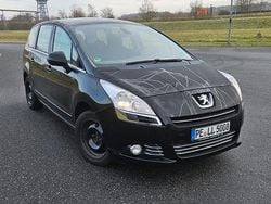 Schwarz Gebraucht 2010 Peugeot 5008 Platinum Van / Kleinbus | 4.900 € (Fairer Preis)