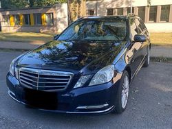 Blau Gebraucht 2010 Mercedes E350 Kombi | 5.700 € (Superpreis)