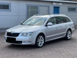 Silber Gebraucht 2012 Skoda Superb Elegance Kombi | 3.900 €