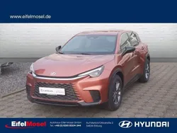 Orange Neu 2025 Lexus LBX SUV | 31.900 € (Guter Preis)