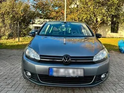 Grau Gebraucht 2011 VW Golf VI Style Limousine | 8.150 € (Etwas zu teuer)