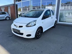 Weiß Gebraucht 2010 Toyota Aygo Basis Kleinwagen | 2.099 € (Fairer Preis)
