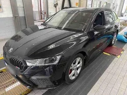 Schwarzmagic perleffekt Gebraucht 2023 Skoda Octavia RS Kombi | 36.730 € (Etwas zu teuer)