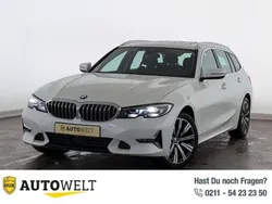 Mineralweiss Gebraucht 2022 BMW 320 Luxury Line Kombi | 28.460 € (Fairer Preis)