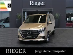 Gold metallic Gebraucht 2024 Mercedes V300 Avantgarde Van / Kleinbus | 79.799 € (Teuer)