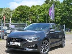Grau Gebraucht 2023 Hyundai i30 Limousine | 15.487 € (Fairer Preis)