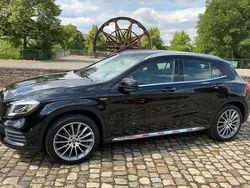 Schwarz Gebraucht 2018 Mercedes GLA180 AMG line SUV | 24.500 € (Fairer Preis)