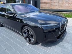 Saphirschwarz Gebraucht 2024 BMW 760 Limousine | 99.900 €