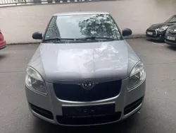 Brilliantsilber Gebraucht 2008 Skoda Fabia Classic Kleinwagen | 1.990 € (Guter Preis)