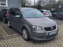Grau Gebraucht 2010 VW Touran Freestyle Van / Kleinbus | 7.900 € (Teuer)
