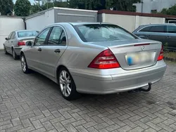 Silber Gebraucht 2006 Mercedes C200 Limousine | 2.700 €
