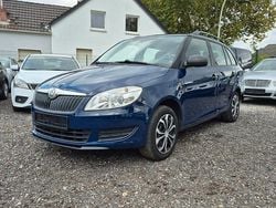 Blau Gebraucht 2012 Skoda Fabia Kleinwagen | 4.890 € (Guter Preis)