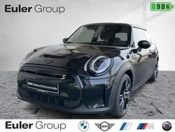 Schwarz Gebraucht 2023 Mini Cooper SE Kleinwagen | 23.499 € (Etwas zu teuer)