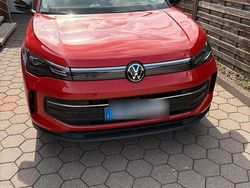 Rot Gebraucht 2024 VW Tiguan Goal SUV | 38.950 € (Superpreis)