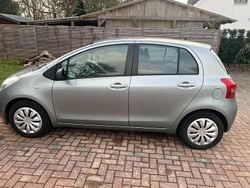 Silber Gebraucht 2008 Toyota Yaris Cool Kleinwagen | 3.000 € (Guter Preis)
