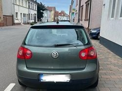 Grün Gebraucht 2005 VW Golf V Limousine | 1.800 € (Guter Preis)