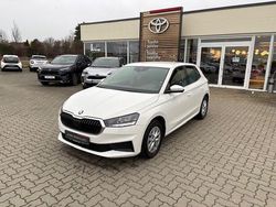 Weiß Gebraucht 2022 Skoda Fabia Active Limousine | 14.950 € (Fairer Preis)