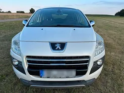Weiß Gebraucht 2012 Peugeot 3008 SUV | 8.600 € (Etwas zu teuer)