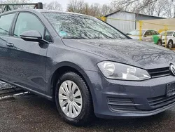 Grau Gebraucht 2015 VW Golf VII Trendline Limousine | 6.899 € (Guter Preis)