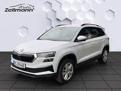 Weiss Gebraucht 2024 Skoda Karoq Selection SUV | 28.940 € (Guter Preis)