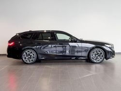 Black sapphire metallic (schwarz) Neu 2026 BMW i5 M Sport Kombi | 67.990 € (Superpreis)