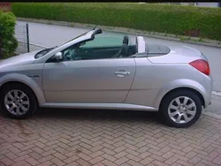 Silber Gebraucht 2005 Opel Tigra Enjoy Cabrio | 3.500 € (Teuer)