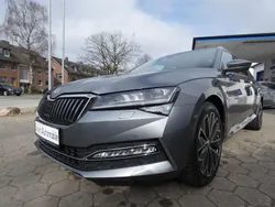 Graphitegrau Gebraucht 2023 Skoda Superb LAURIN & KLEMENT Kombi | 30.990 €
