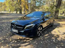 Blau Gebraucht 2017 Mercedes A220 Kleinwagen | 19.500 € (Guter Preis)