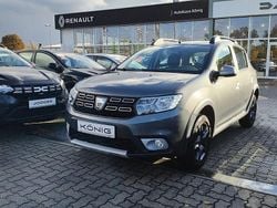 Grau Gebraucht 2017 Dacia Sandero Celebration Kleinwagen | 9.399 € (Fairer Preis)