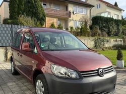 Rot Gebraucht 2012 VW Caddy Van / Kleinbus | 5.480 € (Etwas zu teuer)